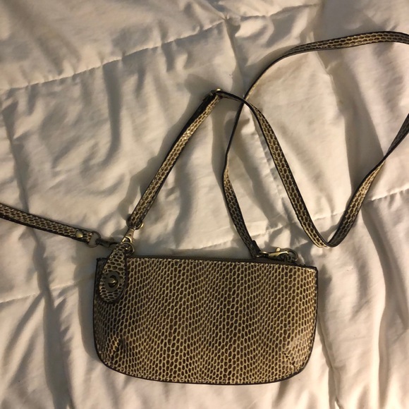 Women’s faux reptile wristlet/purse - Picture 1 of 4